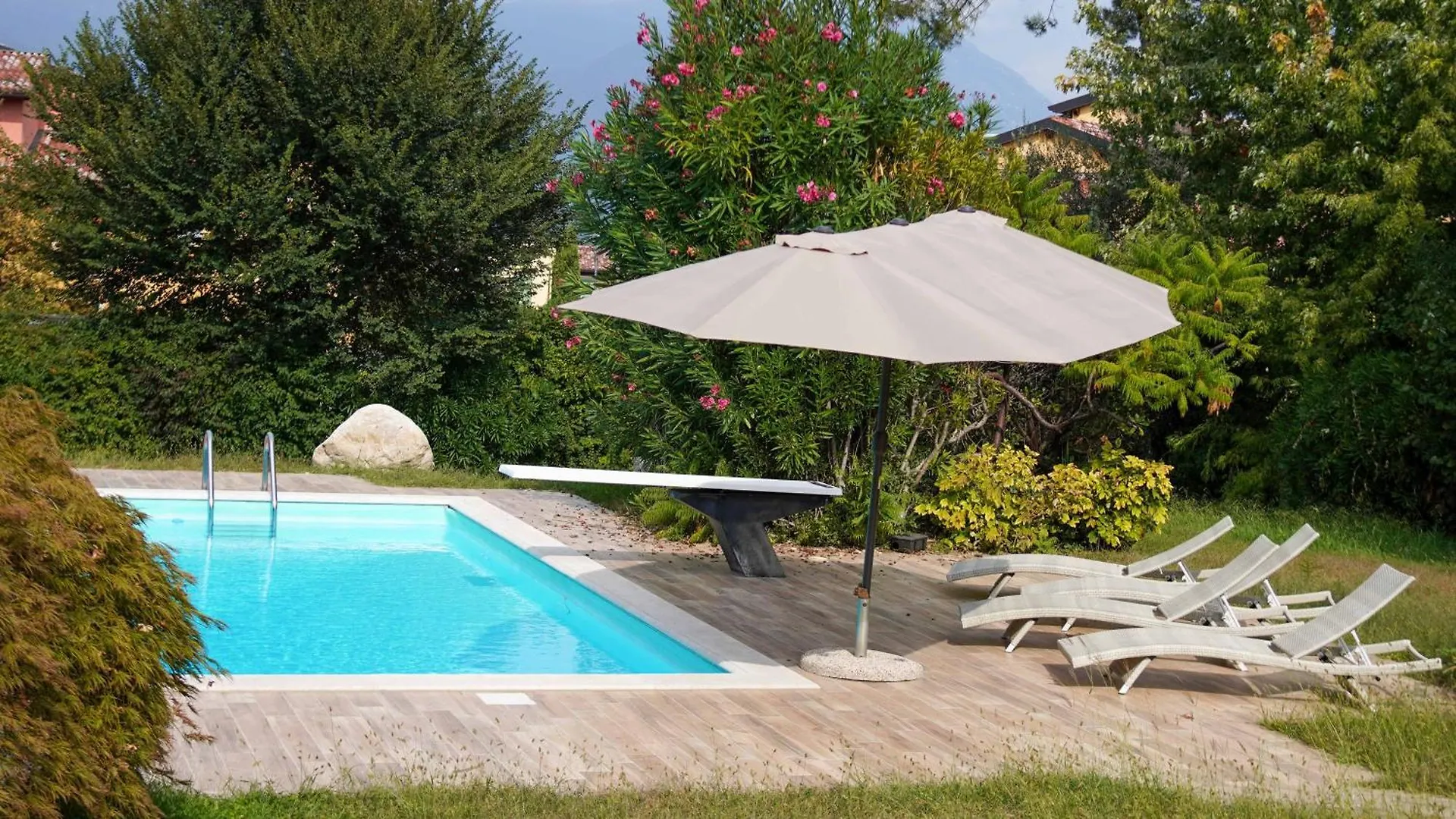 Villa Punta Sasso Manerba del Garda 0*,  Olaszország